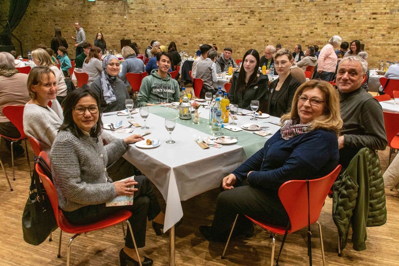 Gemeinsames Iftar im Ballenlager – Dialog für das Miteinander in Greven